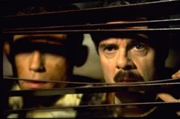 Lars (Lee Evans, l.); Ernie (Nathan Lane, r.)