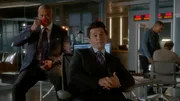 Chunk Palmer (Christopher Jackson, l.); Benny Col&oacute;n (Freddy Rodr&iacute;guez, r.)