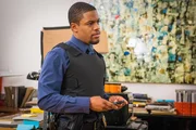 Der einzige Hinweis für Detective Bell (Jon Michael Hill, l.) auf den Verbleib der Frau ist der Geruch von Muskatnuss am Ort ihres Verschwindens ... Der einzige Hinweis für Detective Bell (Jon Michael Hill, l.) auf den Verbleib der Frau ist der Geruch von Muskatnuss am Ort ihres Verschwindens ...