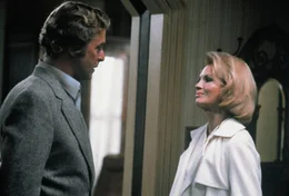 L-R: Doctor Robert Elliott (Michael Caine) und Kate Miller (Angie Dickinson)