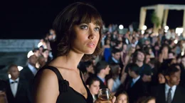 Camille (Olga Kurylenko)Camille (Olga Kurylenko)