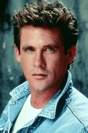 Eine rechtsextreme Geheimorganisation bedroht das Leben des schwarzen Politikers Larry Richards und seiner Familie. Das ruft dessen Freund, den ehemaligen CIA-Agenten Matt Hunter (Michael Dudikoff) auf den Plan.