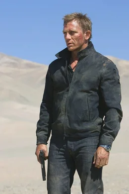 In der W&uuml;ste kommt es zum entscheidenden Showdown zwischen James Bond (Daniel Craig) und Greene.  +++ Die Verwendung des sendungsbezogenen Materials ist nur mit dem Hinweis und Verlinkung auf RTL+ gestattet. +++
