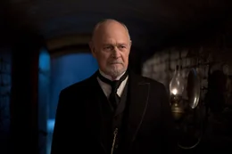 Judge Blacker (Gerald McRaney).