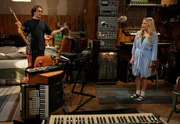 Connor McAllister (Dougie Baldwin, l.); Mandy McAllister (Emily Osment, r.) Connor McAllister (Dougie Baldwin, l.); Mandy McAllister (Emily Osment, r.)
