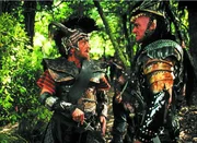 Der grausame und gewissenlose Krieger Darphus (Matthew Chamberlain, li.) und sein Helfershelfer (Darstellername unbekannt) haben von Kriegsgott Ares den Auftrag erhalten, Hercules zu töten. Der grausame und gewissenlose Krieger Darphus (Matthew Chamberlain, li.) und sein Helfershelfer (Darstellername unbekannt) haben von Kriegsgott Ares den Auftrag erhalten, Hercules zu töten.