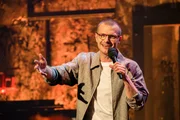 Freundliche Übernahme: Der Stand-Up-Comedian Moritz Neumeier moderiert eine Spezialfolge der "Happy Hour" Freundliche Übernahme: Der Stand-Up-Comedian Moritz Neumeier moderiert eine Spezialfolge der "Happy Hour"