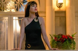 Josephine Chesterfield (Anne Hathaway)