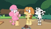 While playing wild girls, Chloe and Indy bring Coco pretend food!