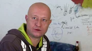 Wiedersehen mit Manu (36): Nach einem Gefängnisaufenthalt scheint er weiterhin fest entschlossen, seine Sucht in den Griff zu bekommen. Wiedersehen mit Manu (36): Nach einem Gefängnisaufenthalt scheint er weiterhin fest entschlossen, seine Sucht in den Griff zu bekommen.