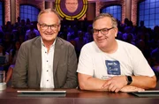 Rateteam-Kapit&auml;n Elton (r.) mit dem Journalist und Moderator Frank Plasberg (l.).