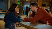 Für Laura (Chryssanthi Kavazi) und John (Felix von Jascheroff) gehört Jessica nicht mehr zur Familie. Für Laura (Chryssanthi Kavazi) und John (Felix von Jascheroff) gehört Jessica nicht mehr zur Familie.