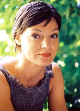 Marion Mitterhammer (Helen Kruse).