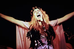 Stevie Nicks, eine der S&auml;ngerinnen von Fleetwood Mac bei einem Auftritt in East Troy am 19. Juli 1978, auf der Tournee zum Album &bdquo;Rumours&ldquo;.