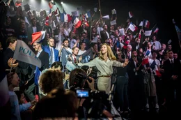 Die junge und dynamische Odile Duval (Fleur Geffrier) erh&auml;lt mit ihren zugespitzten Darstellungen gro&szlig;e Unterst&uuml;tzung in Frankreich und kann sogar das Referendum &uuml;ber die Todesstrafe f&uuml;r sich entscheiden.