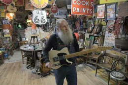 Eines der letzten Originale an der Route 66: Harley Russell in seinem Kuriosit&auml;tenladen in Erick, Oklahoma.