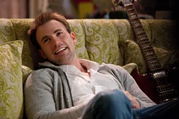 Unterst&uuml;tzt Ally bei der turbulenten Suche nach Mr. Right: Nachbar und Frauenheld Colin (Chris Evans) ...