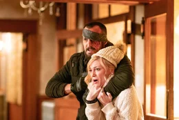 Brock Morgan als Pike und Destiny Millns als Jo Brock Morgan als Pike und Destiny Millns als Jo
