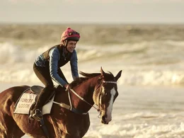 Michelle Payne (Teresa Palmer)