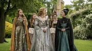 (v.l.n.r.) Cecily von York (Suki Waterhouse); Elizabeth von York (Jodie Comer); Margaret Beaufort (Michelle Fairley)
