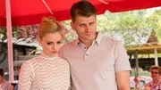 Veronika (Anne-Marie Waldeck) und Steffen (Matthias G&auml;rtner) haben ihre eigenen Vorstellungen, wie sie heiraten m&ouml;chten.