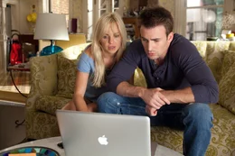 Ally (Anna Faris, l.) macht sich unter ihren Ex-Partnern auf die Suche nach dem Mann ihrer Tr&auml;ume. Dabei wird sie von ihrem Nachbarn, dem Frauenheld Colin Shea (Chris Evans, r.), unterst&uuml;tzt ...