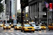 Seit 1907 fahren die ber&uuml;hmten Yellow Cabs durch die Stra&szlig;en von New York. Zuvor war einem anderen Fahrzeug ein kurzer Erfolg beschert: dem vollelektrischen Electrobat.