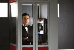 Maxwell Smart (Steve Carell) ist Agent 86 bei CONTROL, einer Beh&ouml;rde, die organisierte Kriminalit&auml;t und insbesondere die Machenschaften der Verbrecherorganisation KAOS bek&auml;mpft. Doch wo er hinkommt, sorgt der tollpatschige Agent selbst f&uuml;r Chaos ...