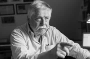 Wolf Biermann ist Liedermacher, Lyriker und europäischer Denker. Wolf Biermann ist Liedermacher, Lyriker und europäischer Denker.