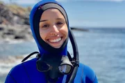 Laura Juanmarti Bautista will das Apnoe-Tauchen lernen. Die Grafikerin stammt aus Barcelona und wollte dem hektischen Großstadtleben entfliehen. El Hierro mit seiner Ursprünglichkeit und gerade mal 11.000 Einwohnern ist für sie der perfekte Kontrast. Laura Juanmarti Bautista will das Apnoe-Tauchen lernen. Die Grafikerin stammt aus Barcelona und wollte dem hektischen Großstadtleben entfliehen. El Hierro mit seiner Ursprünglichkeit und gerade mal 11.000 Einwohnern ist für sie der perfekte Kontrast.
