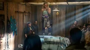 Miranda Watts (Jamie Neumann) ergreift das Wort – ihre Ansprache ist laut, unkonventionell und überraschend persönlich. Miranda Watts (Jamie Neumann) ergreift das Wort – ihre Ansprache ist laut, unkonventionell und überraschend persönlich.