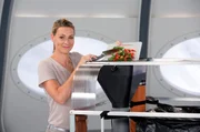 Wer einen eigenen Garten hat, kann sich sein Obst und Gemüse selber ziehen. In Zukunft soll man auch sein eigenes Biogas herstellen können. Wie das funktioniert und welche Vorteile eine solche private Biogasanlage für den Abfallkreislauf im Haushalt hat, erklärt Anja Reschke in Wissen vor acht - Zukunft. Wer einen eigenen Garten hat, kann sich sein Obst und Gemüse selber ziehen. In Zukunft soll man auch sein eigenes Biogas herstellen können. Wie das funktioniert und welche Vorteile eine solche private Biogasanlage für den Abfallkreislauf im Haushalt hat, erklärt Anja Reschke in Wissen vor acht - Zukunft.