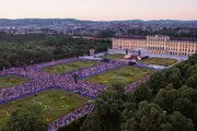 Konzert im Schloss Schönbrunn, dirigiert vom Schweizer Lorenzo Viotti Konzert im Schloss Schönbrunn, dirigiert vom Schweizer Lorenzo Viotti