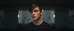 Paul (F&eacute;lix-Antoine B&eacute;nard) ist dem Leben &uuml;berdr&uuml;ssig.