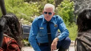 Agent Stone (Thomas Haden Church, M.) stellt Quiet (Stephanie Beatriz, r.) und Loud (Richard Cabral, l.) ein Ultimatum – ihre Freiheit hat einen Preis. Agent Stone (Thomas Haden Church, M.) stellt Quiet (Stephanie Beatriz, r.) und Loud (Richard Cabral, l.) ein Ultimatum – ihre Freiheit hat einen Preis.