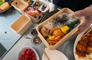Bento wird &uuml;berallhin mitgenommen: ins B&uuml;ro, in die Schule oder in den Park.