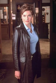 Ein junges M&auml;dchen wird ermordet und verbrannt, ihre Leiche wird vom Dach eines Hauses gesto&szlig;en. Detective Olivia Benson (Mariska Hargitay) verd&auml;chtigt zun&auml;chst einen wegen mehrfachen Mordes und Vergewaltigung vorbestraften Mann.