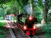 Im Maßstab 1 zu 3: die Parkeisenbahn in Leipzig. Im Maßstab 1 zu 3: die Parkeisenbahn in Leipzig.