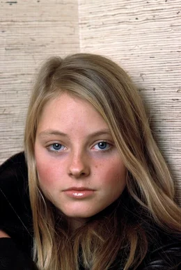 Portr&auml;t von Jodie Foster im Alter von 17 Jahren: Schon als Dreij&auml;hrige stand sie vor der Kamera und als 13-J&auml;hrige erregte sie mit &bdquo;Taxi Driver&ldquo; internationale Aufmerksamkeit.