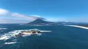 Ganz viel Wasser und ganz viel Grün: Der Norden Portugals ist geprägt vom Atlantik, vielen großen Flüssen und Lagunen. Berühmt ist die „Costa Verde“ aber für ihre ausgedehnten Küstenwälder. Ganz viel Wasser und ganz viel Grün: Der Norden Portugals ist geprägt vom Atlantik, vielen großen Flüssen und Lagunen. Berühmt ist die „Costa Verde“ aber für ihre ausgedehnten Küstenwälder.