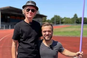 Normalerweise rennt Pierre M. Krause in den Panic Room, wenn das Wort "Sport" auch nur in den Mund genommen wird. Es spricht viel für den heutigen Gast, Mathias Mester (r.), dass er das dieses Mal nicht macht. Normalerweise rennt Pierre M. Krause in den Panic Room, wenn das Wort "Sport" auch nur in den Mund genommen wird. Es spricht viel für den heutigen Gast, Mathias Mester (r.), dass er das dieses Mal nicht macht.