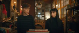 Paul (F&eacute;lix-Antoine B&eacute;nard, l.) und Sasha (Sara Montpetit, r.) schlie&szlig;en einen Pakt: Wenn sie ihm hilft, seine letzten W&uuml;nsche umzusetzen, will er sich dem Vampirm&auml;dchen freiwillig opfern. Doch eine aufkeimende Freundschaft zwischen den beiden verkompliziert ihr Vorhaben.