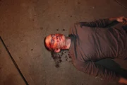 Aus einer vermeintlichen Straßenschlägerei wird ein Mordfall: Nachdem der Soldat und Familienvater Layne Schmidtke buchstäblich zu Tode geprügelt wird, muss Lieutenant Joe Kenda die Hintergründe der brutalen Tat herausfinden ... Aus einer vermeintlichen Straßenschlägerei wird ein Mordfall: Nachdem der Soldat und Familienvater Layne Schmidtke buchstäblich zu Tode geprügelt wird, muss Lieutenant Joe Kenda die Hintergründe der brutalen Tat herausfinden ...