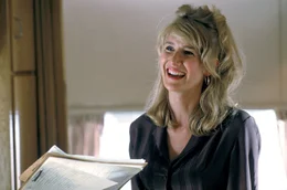 Sheriff Red Garnett wird auf der Suche nach den Fl&uuml;chtigen von der Kriminologin Sally Gerber (Laura Dern) begleitet, die sich mit Intelligenz und frechem Mundwerk zu behaupten wei&szlig;.