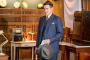 Inspector Sullivan (Tom Chambers) begutachtet den Tatort vom Mord an Jacob Francis. Inspector Sullivan (Tom Chambers) begutachtet den Tatort vom Mord an Jacob Francis.