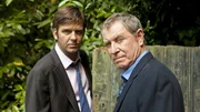 DS Ben Jones (Jason Hughes, l.) und DCI Tom Barnaby (John Nettles, r.).