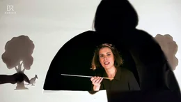 Erleben Sie das M&uuml;nchner Rundfunkorchester unter der Leitung von Marie Jacquot und entdecken Sie die Poesie des Papiertheaters!