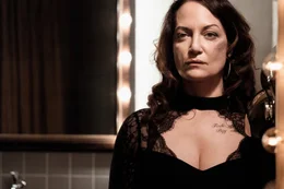 Zuh&auml;lterin Evelyn Kraft (Natalia W&ouml;rner) befindet sich an der Spitze eines Netzwerks um Menschenhandel und Kinderprostitution.