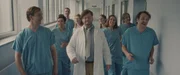 Das Manko läuft in Klinikklamotten durch die Station: Halbgötter in Weiß. Von links: Romantik Manko (Jan Krauter), Horror Manko (Carol Schuler), Perplex Manko (Sebastian Grünewald), Panik Manko (Sarah Bauerett), Wichtig Manko (David Simon), Mauerblümchen Manko (Julia Schubert), Bienchen Manko (Annika Meier), Dumm Manko (Jonas Hien), Gute Laune Manko (Bastian Reiber) Das Manko läuft in Klinikklamotten durch die Station: Halbgötter in Weiß. Von links: Romantik Manko (Jan Krauter), Horror Manko (Carol Schuler), Perplex Manko (Sebastian Grünewald), Panik Manko (Sarah Bauerett), Wichtig Manko (David Simon), Mauerblümchen Manko (Julia Schubert), Bienchen Manko (Annika Meier), Dumm Manko (Jonas Hien), Gute Laune Manko (Bastian Reiber)