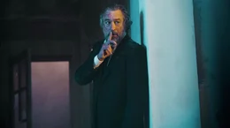 Fred Blake alias Giovanni Manzoni (Robert de Niro) versucht Ruhe zu bewahren